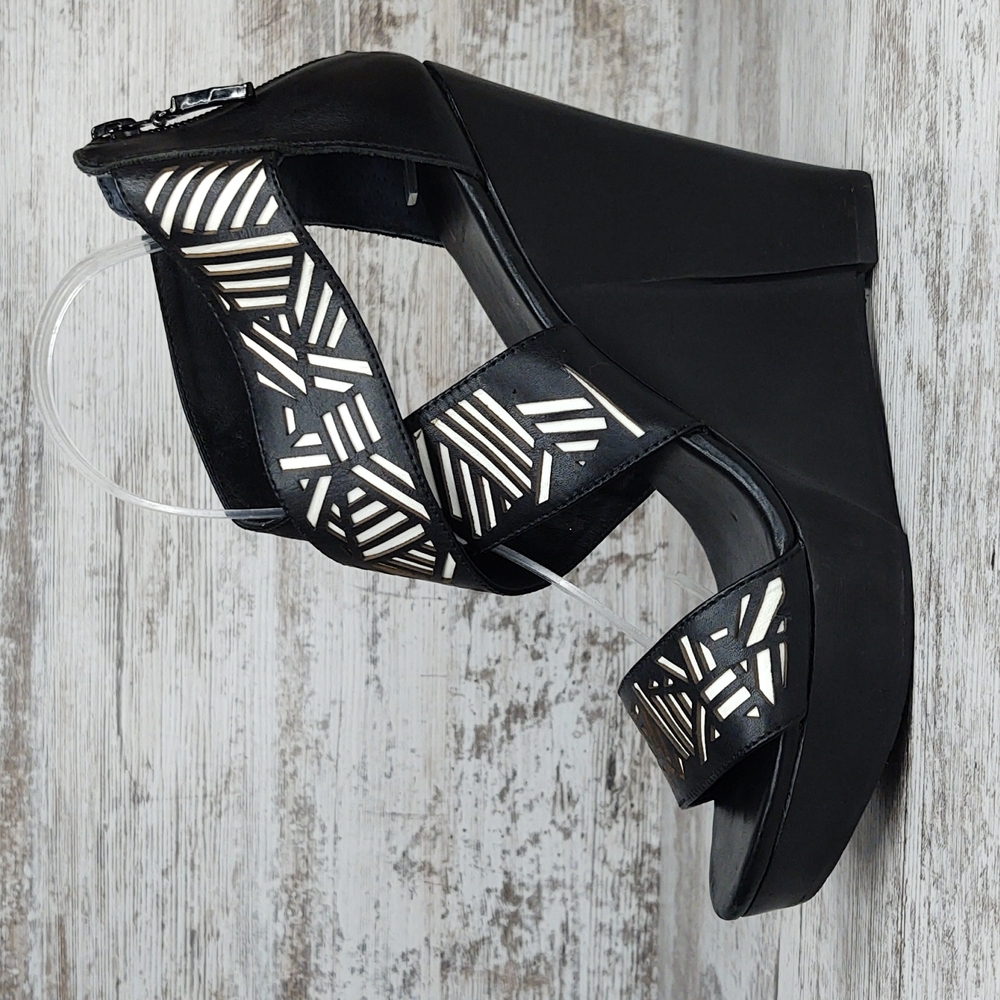 Diane Von Furstenberg Black Cutout Leather Wedge Sandals - Picture 3 of 15